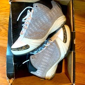 Nike air Jordan 23 grey size 7 great condition